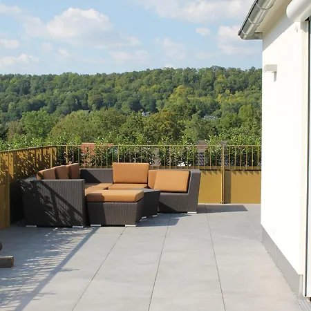Exklusives Mit Grosser Dachterrasse Řezno