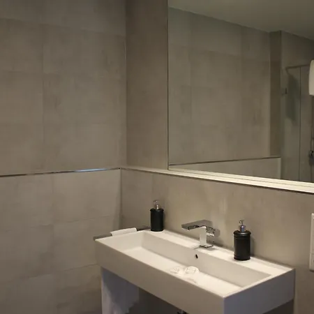 Exklusives Mit Grosser Dachterrasse